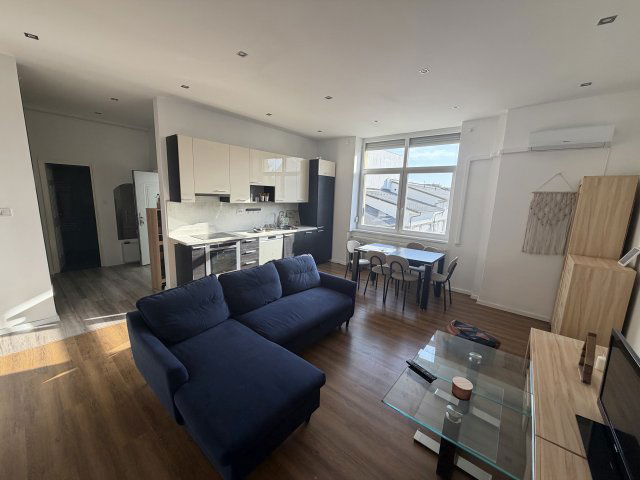 Kiadó téglalakás, albérlet, Szegeden 300 E Ft / hó, 3 szobás