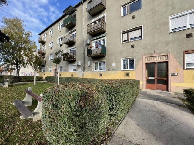 Eladó téglalakás, Szigetszentmiklóson 61 M Ft, 3 szobás