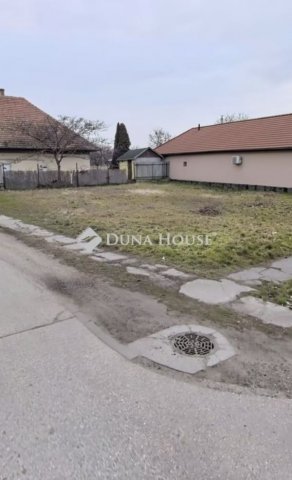 Eladó telek, Pilisen 15 M Ft / költözzbe.hu