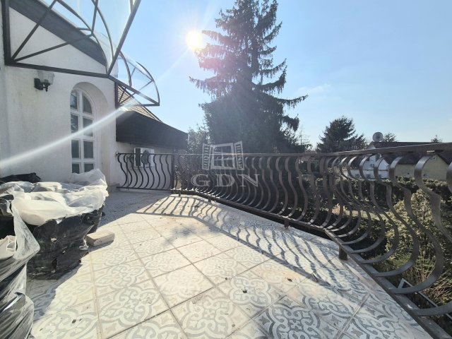 Eladó családi ház, Budapesten, III. kerületben 289 M Ft