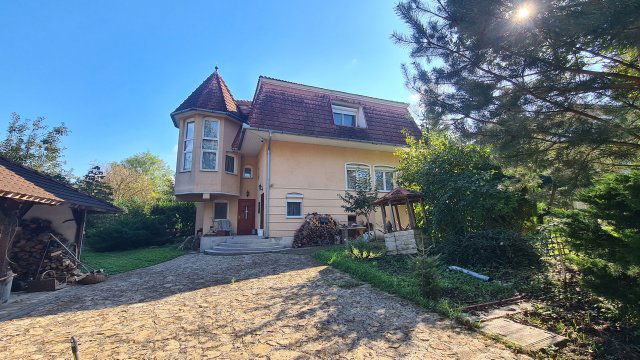 Eladó családi ház, Misefán 140 M Ft, 4 szobás