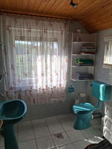 Eladó nyaraló, Szigetbecsén 89.9 M Ft, 4 szobás