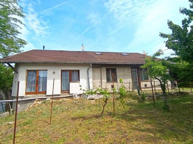 Eladó családi ház, Érden 130 M Ft, 6 szobás