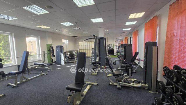 Kiadó üzlethelyiség, Nádudvaron 1000 E Ft / hó