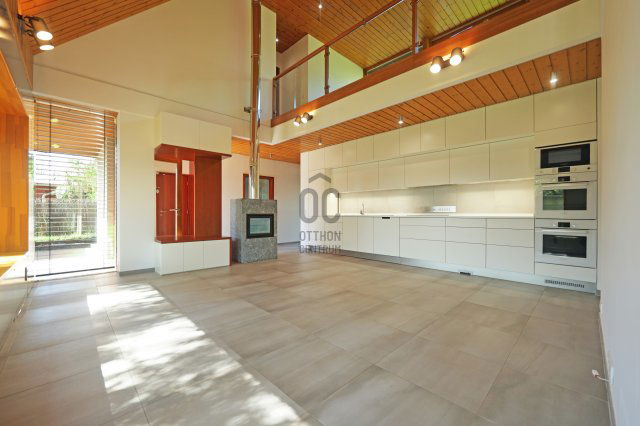 Eladó családi ház, Dunakeszin 219 M Ft, 5 szobás