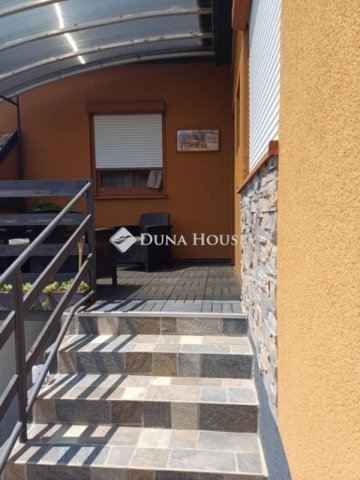 Eladó családi ház, Hatvanban 95 M Ft, 3 szobás