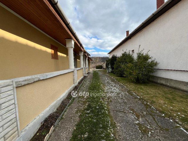 Eladó családi ház, Hercegkúton 24.49 M Ft, 3 szobás