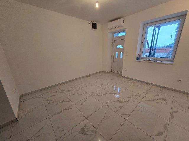 Eladó téglalakás, Kiskunlacházán 36.99 M Ft, 1+2 szobás