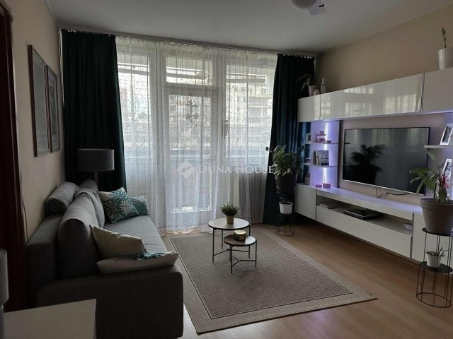 Eladó panellakás, Budapesten, XX. kerületben 64.9 M Ft, 2 szobás