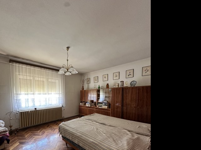 Eladó családi ház, Beloianniszon 54.99 M Ft, 3 szobás
