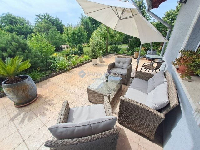 Eladó családi ház, Kecskeméten 149 M Ft, 5 szobás