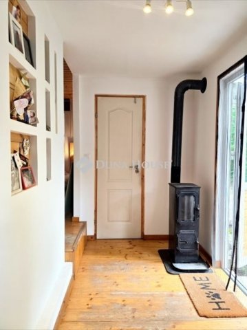 Eladó családi ház, Vácon 44.9 M Ft, 1 szobás