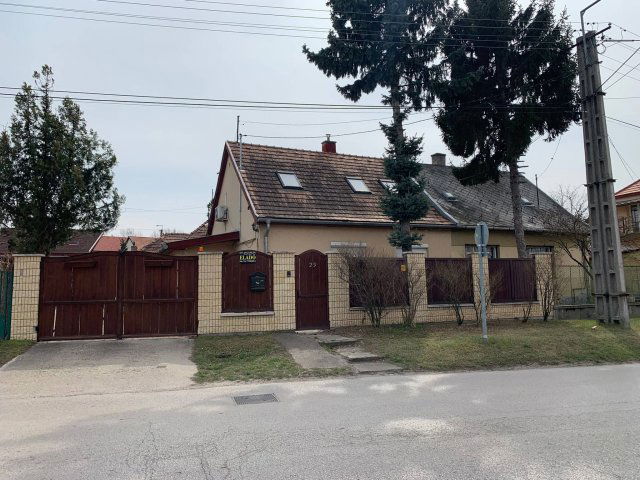 Eladó ikerház, Esztergomban 85.99 M Ft, 4 szobás