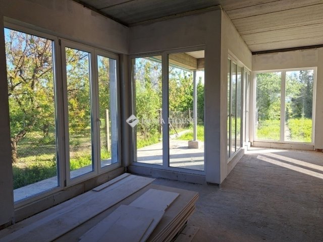 Eladó családi ház, Vácon 89 M Ft, 4 szobás