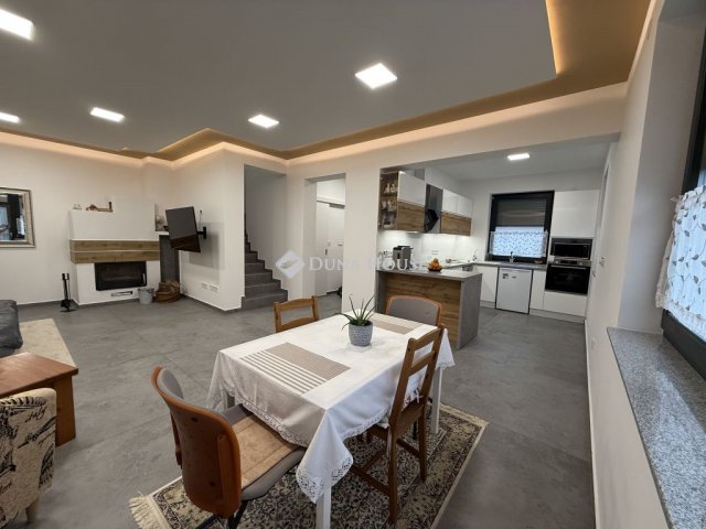 Eladó családi ház, Harkán 129.5 M Ft, 4 szobás