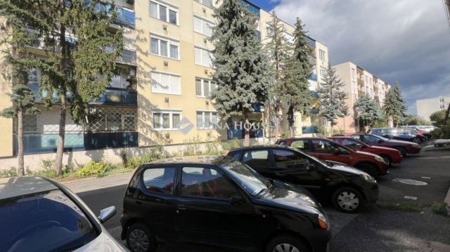 Eladó téglalakás, Egerben 45 M Ft, 3 szobás