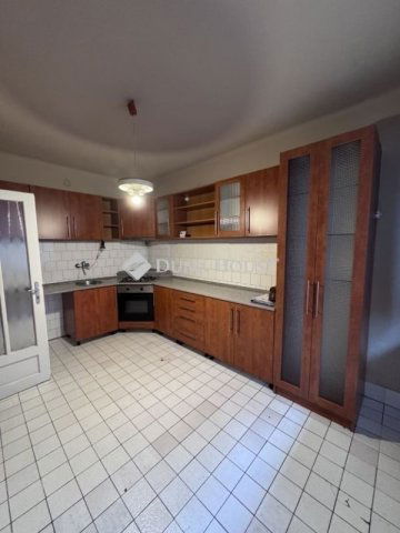 Eladó családi ház, Ceglédbercelen 67 M Ft, 5 szobás