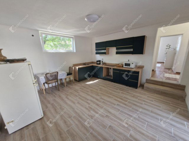 Eladó családi ház, Csörnyeföldön 18.2 M Ft, 3 szobás