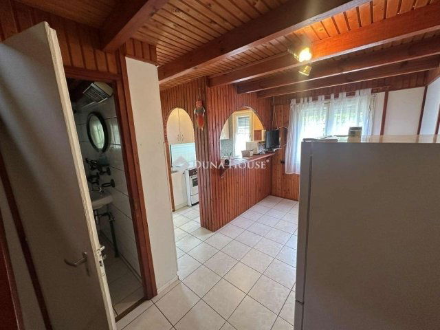 Eladó nyaraló, Gombán 29.9 M Ft, 2 szobás / költözzbe.hu