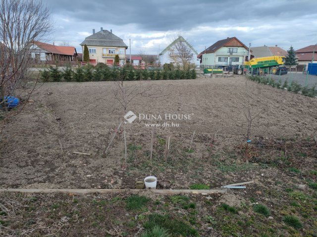 Eladó telek, Versegen 4.98 M Ft / költözzbe.hu