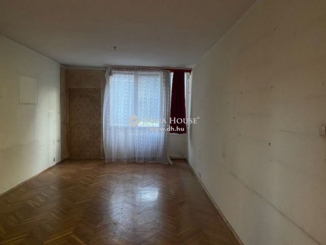 Eladó téglalakás, Tatabányán 41.9 M Ft, 2 szobás