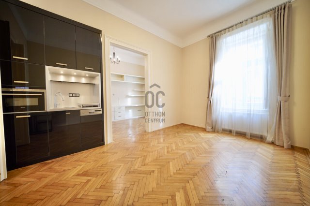 Eladó téglalakás, Budapesten, V. kerületben 115.9 M Ft, 3 szobás