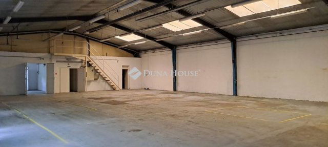 Eladó ipari ingatlan, Jászberényben 198 M Ft