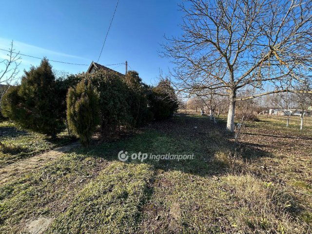 Eladó nyaraló, Berettyóújfaluban 5.6 M Ft, 1 szobás