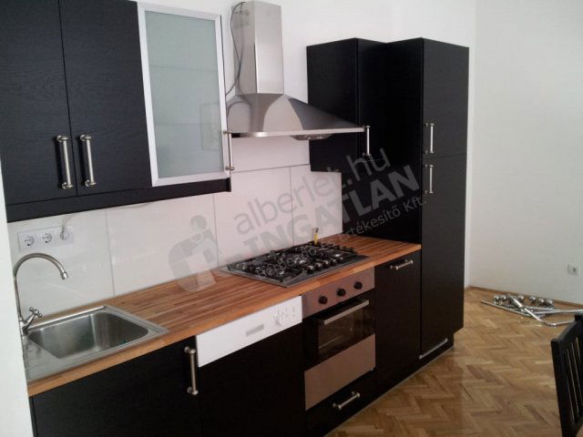 Kiadó téglalakás, albérlet, VI. kerületben, Podmaniczky utcában