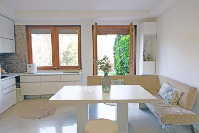 Eladó téglalakás, Budapesten, II. kerületben 135 M Ft, 2 szobás