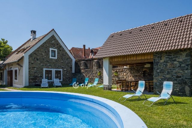 Eladó családi ház, Szentbékkállán 365 M Ft, 5 szobás