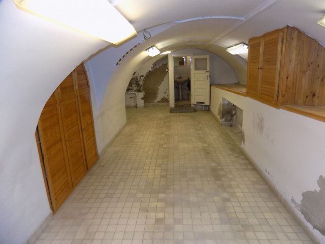 Kiadó üzlethelyiség, Debrecenben 150 E Ft / hó
