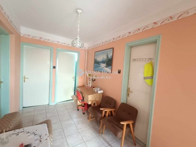 Eladó családi ház, Kunszentmártonban 24.999 M Ft, 5 szobás