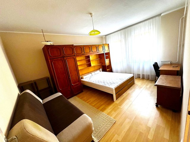Eladó panellakás, Keszthelyen 43.5 M Ft, 1 szobás