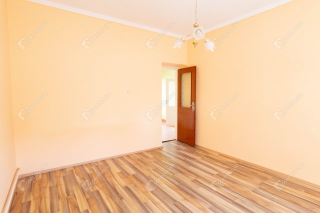 Eladó családi ház, Szegeden 78.9 M Ft, 3 szobás