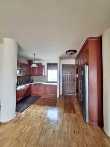 Eladó téglalakás, Kaposváron 82 M Ft, 4+1 szobás