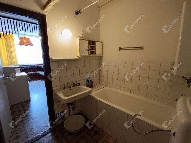 Eladó téglalakás, Sopronban 54 M Ft, 2+1 szobás