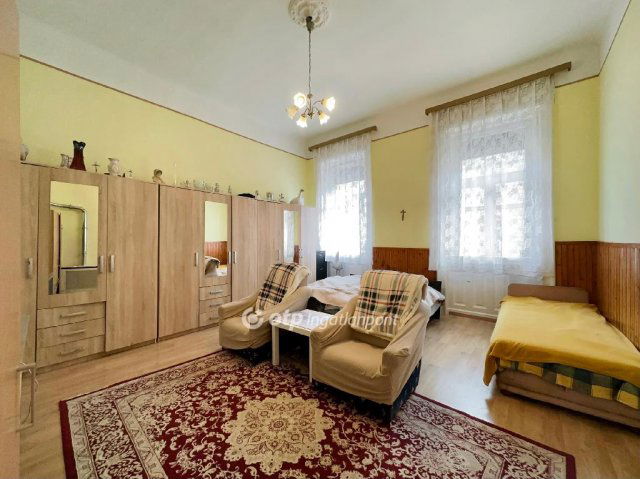 Eladó téglalakás, Budapesten, VII. kerületben 119.9 M Ft