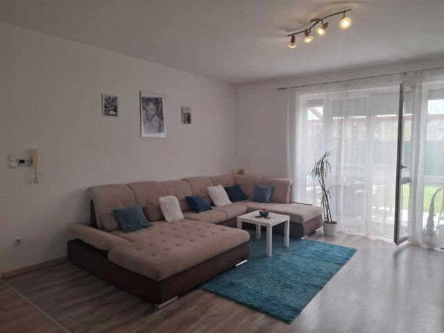 Eladó téglalakás, Győrött 79 M Ft, 4 szobás