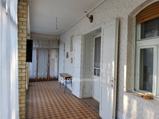 Eladó családi ház, Galgahévízen 188 M Ft, 5 szobás