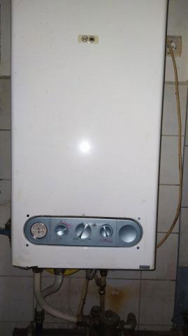 Eladó családi ház, Pécsett 19.9 M Ft, 2 szobás