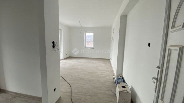 Eladó téglalakás, Dunaharasztin 70.905 M Ft, 2 szobás