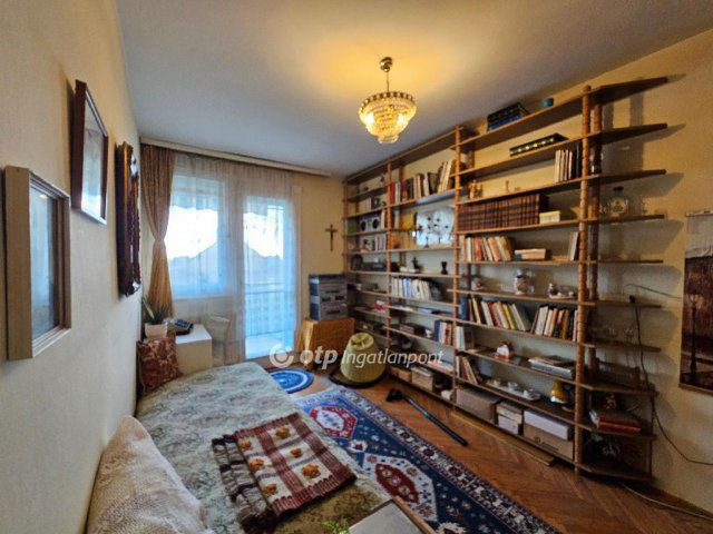 Eladó téglalakás, Balatonfüreden 99 M Ft, 3 szobás