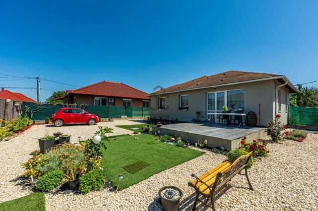 Eladó ikerház, Halásztelken 102.99 M Ft, 3 szobás