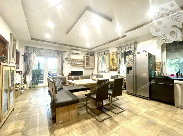 Eladó családi ház, Kecskeméten 139 M Ft, 5 szobás