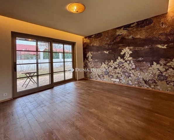 Eladó családi ház, Perbálon 199 M Ft, 4 szobás