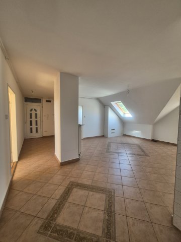 Eladó téglalakás, Badacsonytomajon 57.9 M Ft, 3 szobás