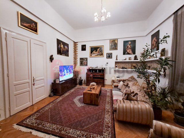 Eladó téglalakás, Pécsett 89.99 M Ft, 3 szobás