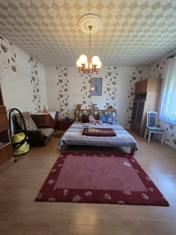 Eladó családi ház, Újrónafőn 49.9 M Ft, 2 szobás