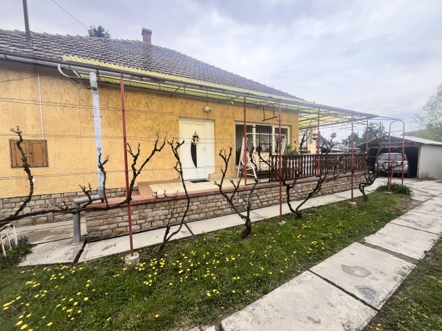 Eladó családi ház, Sarkadon 28 M Ft, 3+1 szobás